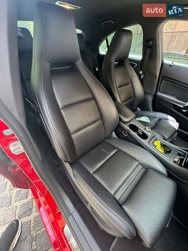 Седан Mercedes-Benz CLA-Class 2017 в Киеве
