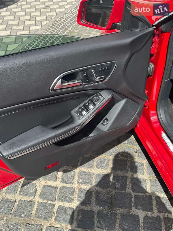 Седан Mercedes-Benz CLA-Class 2017 в Киеве