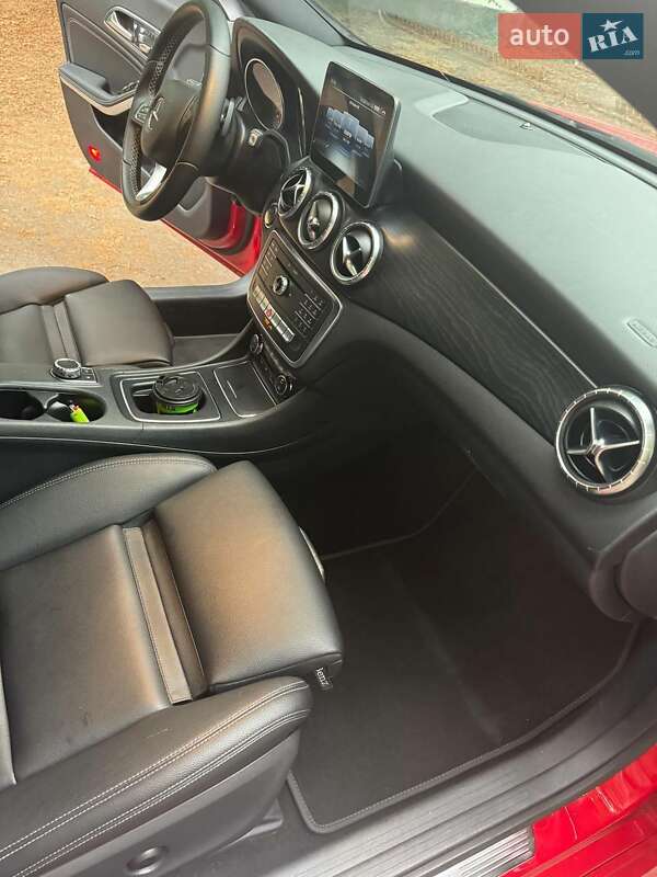 Седан Mercedes-Benz CLA-Class 2017 в Киеве