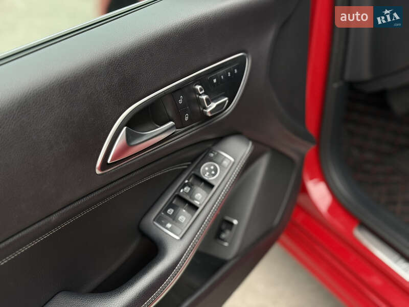 Седан Mercedes-Benz CLA-Class 2018 в Києві