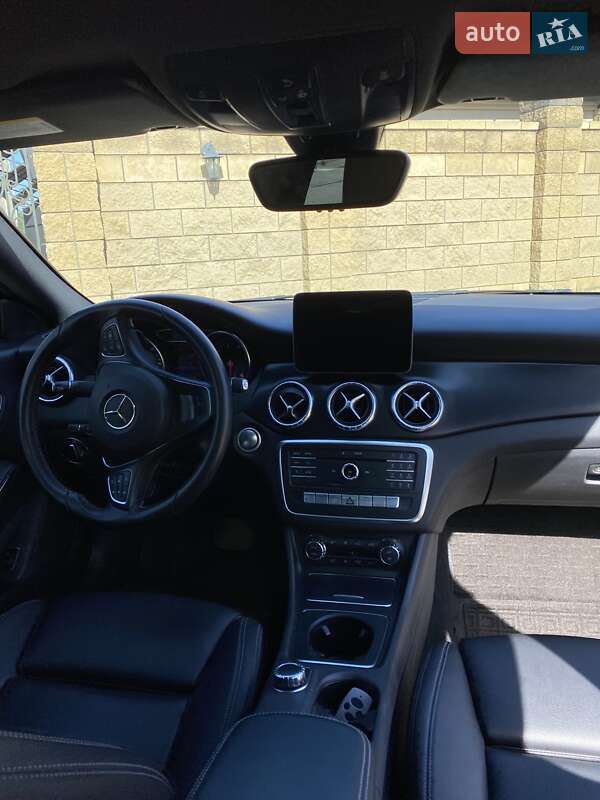 Седан Mercedes-Benz CLA-Class 2017 в Дніпрі