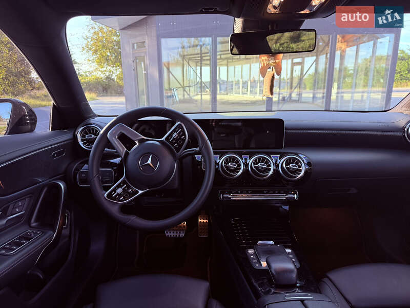 Седан Mercedes-Benz CLA-Class 2019 в Львові