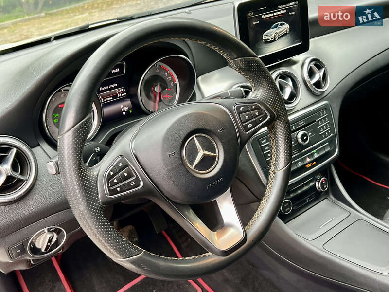 Седан Mercedes-Benz CLA-Class 2015 в Валках