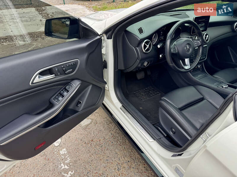 Седан Mercedes-Benz CLA-Class 2016 в Киеве