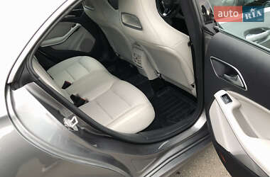 Седан Mercedes-Benz CLA-Class 2016 в 
