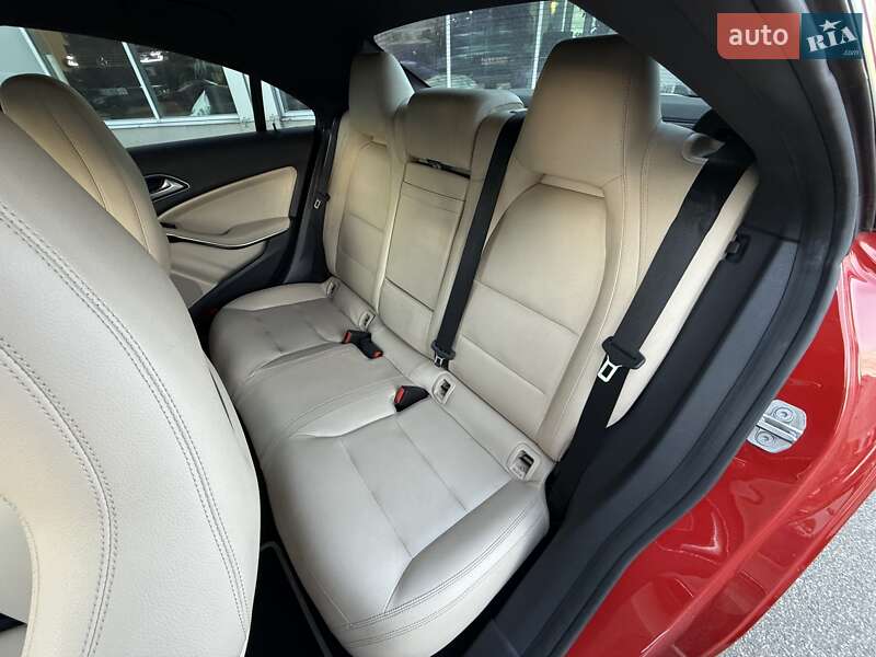 Седан Mercedes-Benz CLA-Class 2018 в Києві