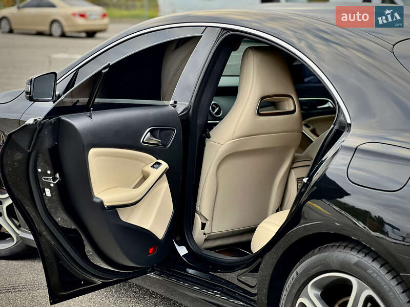 Седан Mercedes-Benz CLA-Class 2015 в Киеве