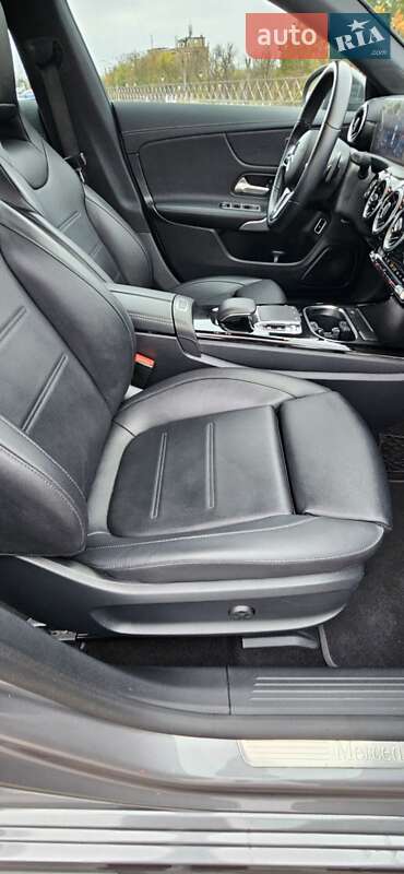 Седан Mercedes-Benz CLA-Class 2019 в Києві
