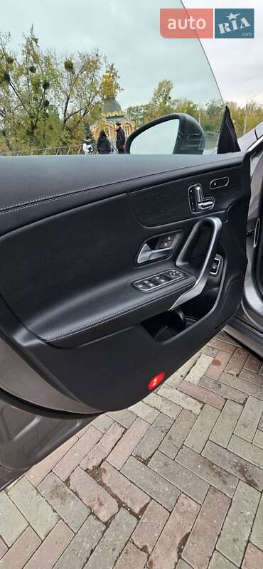Седан Mercedes-Benz CLA-Class 2019 в Києві