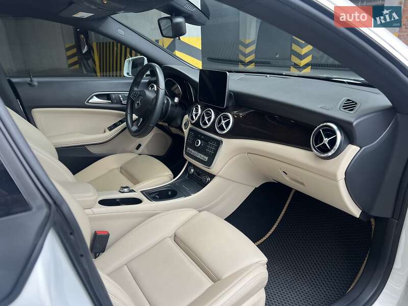 Седан Mercedes-Benz CLA-Class 2018 в Києві