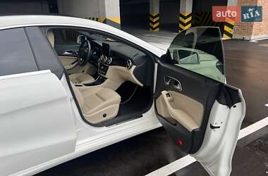 Седан Mercedes-Benz CLA-Class 2018 в Киеве