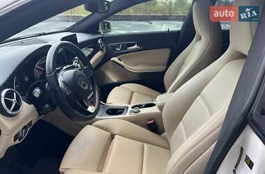 Седан Mercedes-Benz CLA-Class 2018 в Киеве