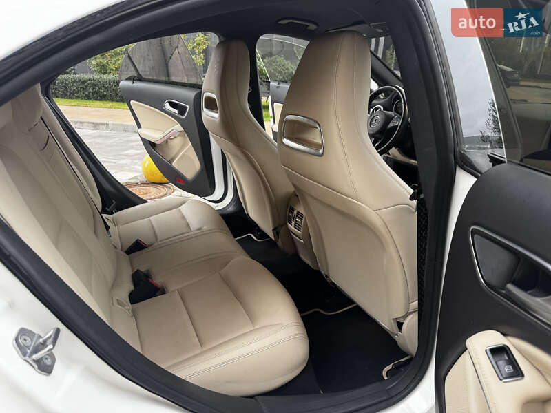 Седан Mercedes-Benz CLA-Class 2018 в Киеве