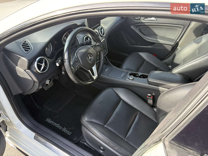 Седан Mercedes-Benz CLA-Class 2014 в Києві фото 16 Седан Mercedes-Benz CLA-Class 2014 в Києві