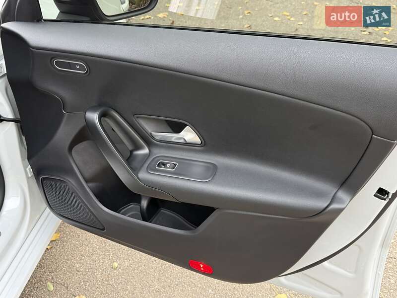 Универсал Mercedes-Benz CLA-Class 2021 в Киеве фото 81 Универсал Mercedes-Benz CLA-Class 2021 в Киеве