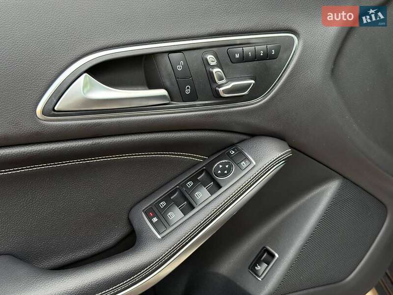 Седан Mercedes-Benz CLA-Class 2018 в Києві
