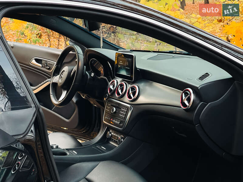 Седан Mercedes-Benz CLA-Class 2015 в Киеве фото 25 Седан Mercedes-Benz CLA-Class 2015 в Киеве