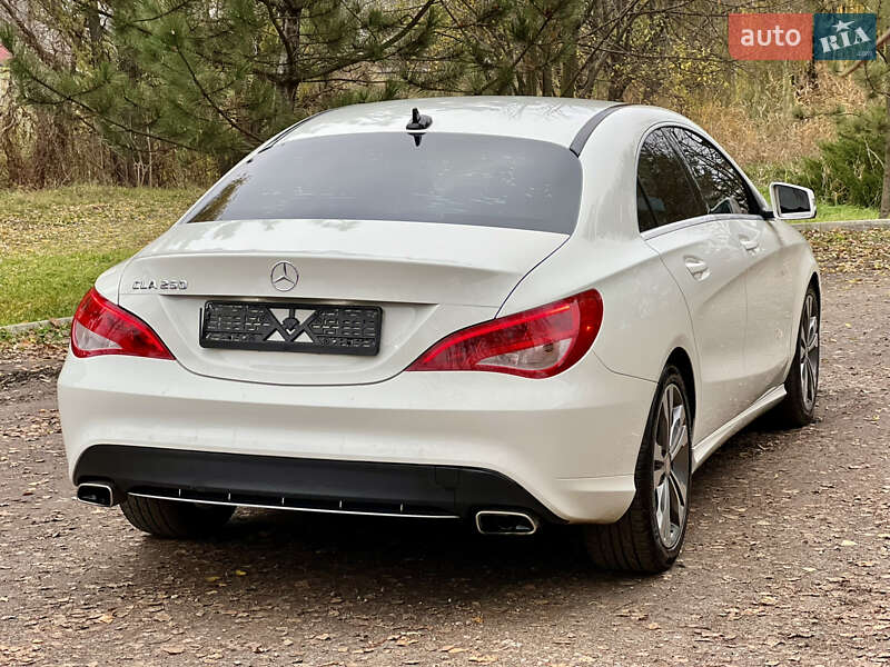 Седан Mercedes-Benz CLA-Class 2015 в Валках
