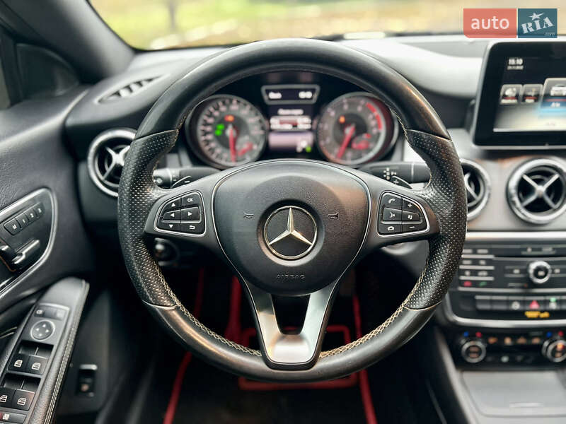 Седан Mercedes-Benz CLA-Class 2015 в Валках