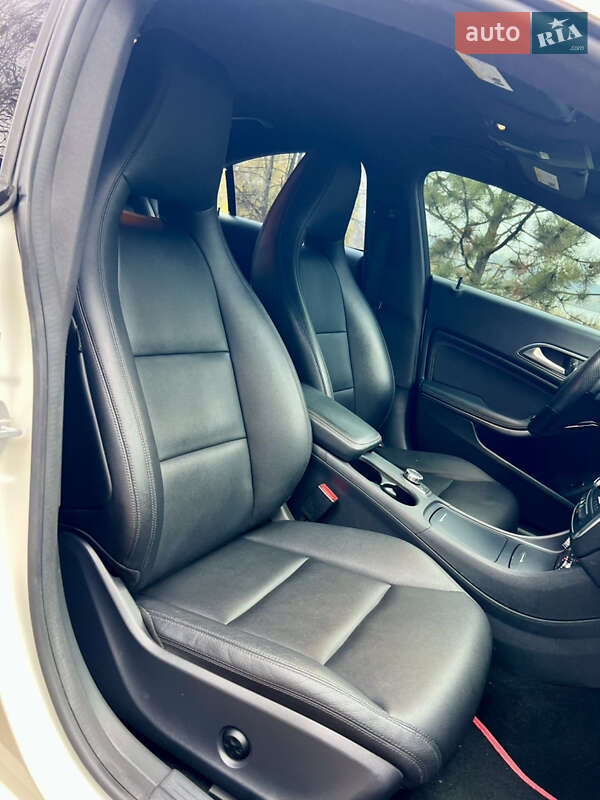 Седан Mercedes-Benz CLA-Class 2015 в Валках