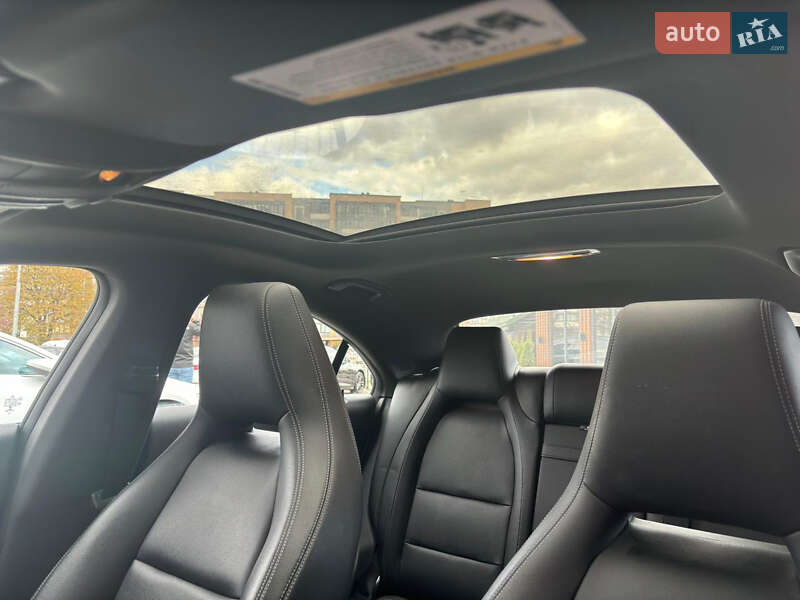 Седан Mercedes-Benz CLA-Class 2018 в Львові