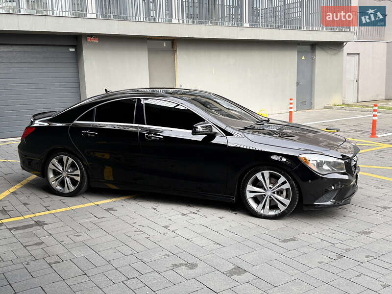 Седан Mercedes-Benz CLA-Class 2015 в Львові