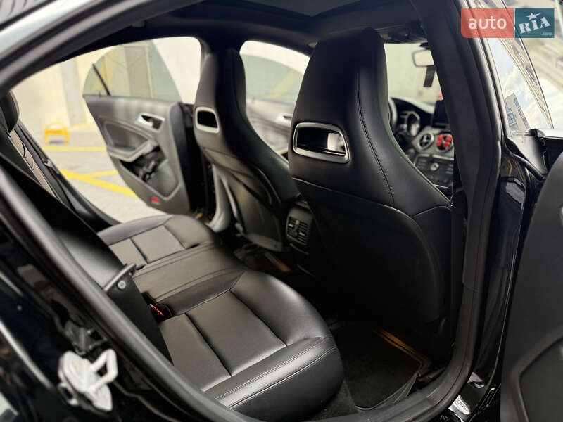 Седан Mercedes-Benz CLA-Class 2015 в Львові