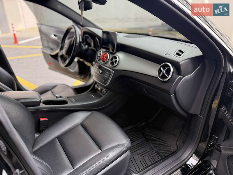 Седан Mercedes-Benz CLA-Class 2015 в Львові