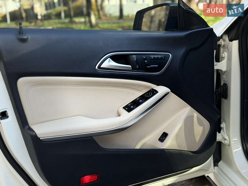 Седан Mercedes-Benz CLA-Class 2015 в Тернополі