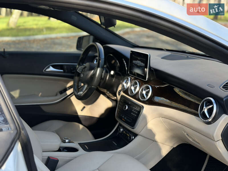 Седан Mercedes-Benz CLA-Class 2015 в Тернополі