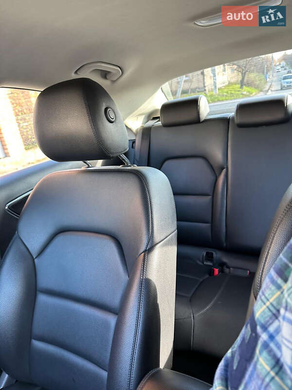 Седан Mercedes-Benz CLA-Class 2014 в Киеве