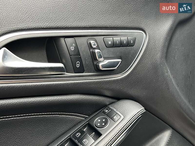 Седан Mercedes-Benz CLA-Class 2018 в Києві