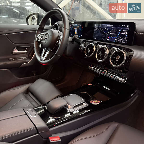 Седан Mercedes-Benz CLA-Class 2023 в Чернівцях