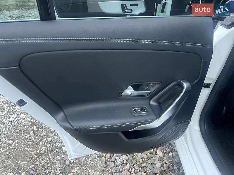 Седан Mercedes-Benz CLA-Class 2019 в Харькове