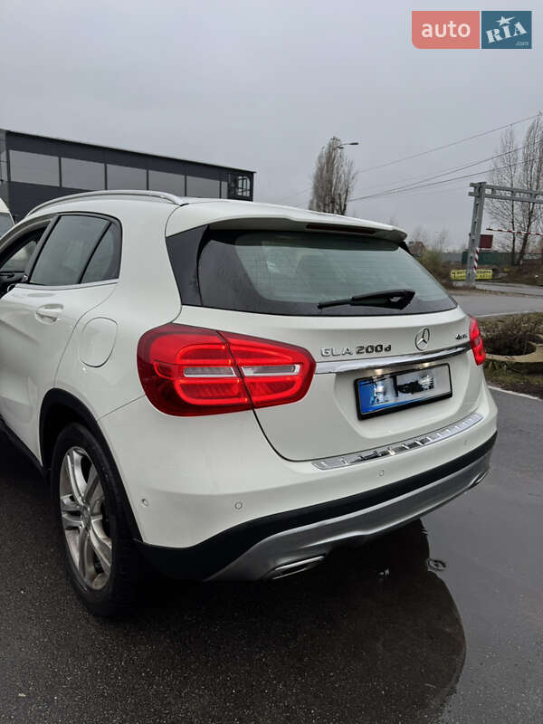 Универсал Mercedes-Benz CLA-Class 2016 в Киеве