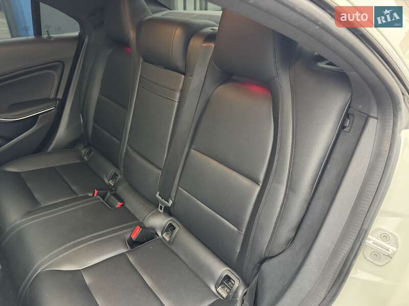 Седан Mercedes-Benz CLA-Class 2015 в Рівному