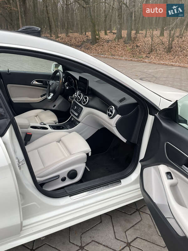 Седан Mercedes-Benz CLA-Class 2016 в Тернополе фото 38 Седан Mercedes-Benz CLA-Class 2016 в Тернополе