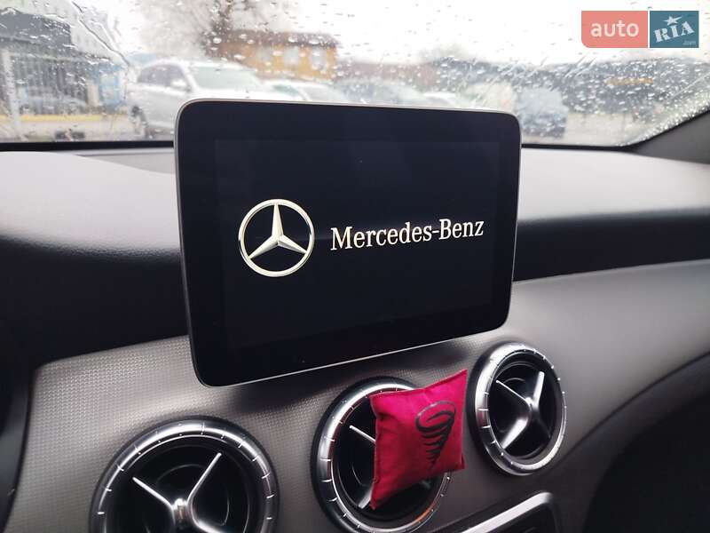 Седан Mercedes-Benz CLA-Class 2018 в Киеве