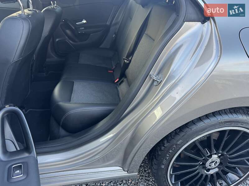 Седан Mercedes-Benz CLA-Class 2019 в Тернополе