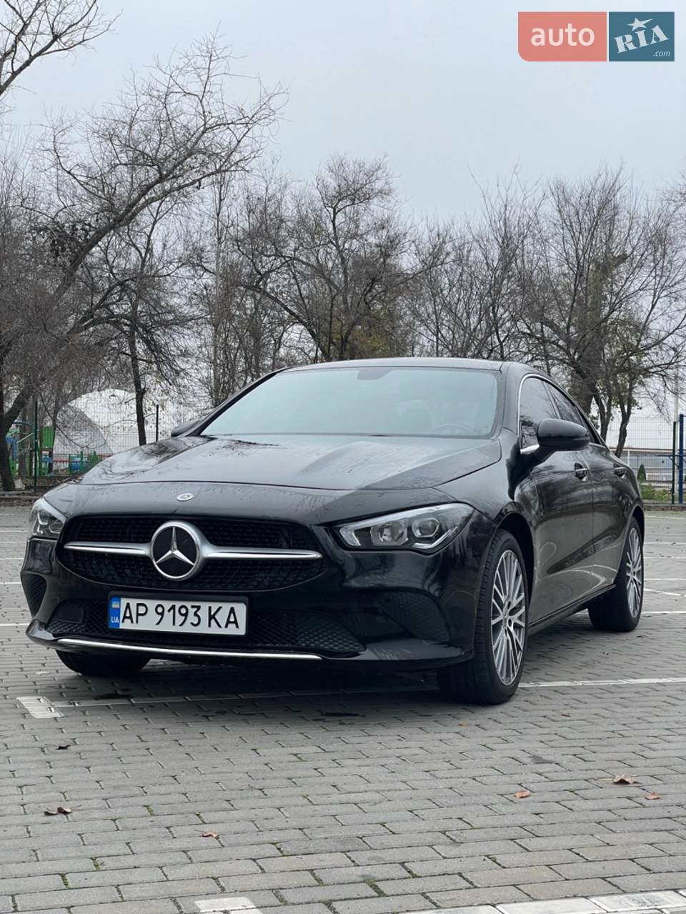 Продам авто Mercedes CLA 250 4matic. Авто у вишуканому стані. На повному приводі, шкіряний білий салон, на чорній стелі, панорамний дах. Безпека ціла. Комплектація авто дуже насичена.