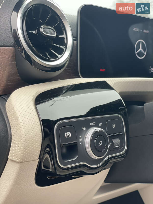 Седан Mercedes-Benz CLA-Class 2019 в Запорожье