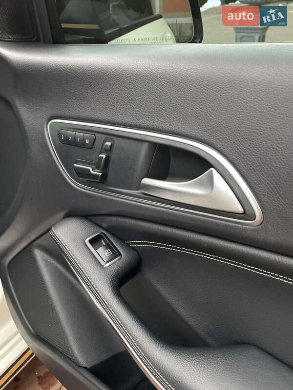 Седан Mercedes-Benz CLA-Class 2015 в Стрию