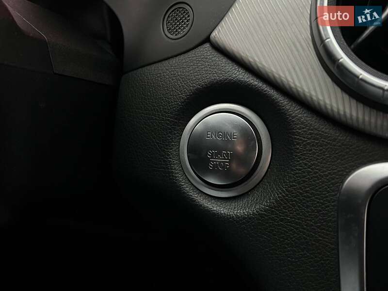 Седан Mercedes-Benz CLA-Class 2015 в Киеве