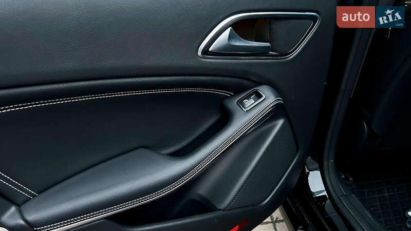 Седан Mercedes-Benz CLA-Class 2016 в Киеве