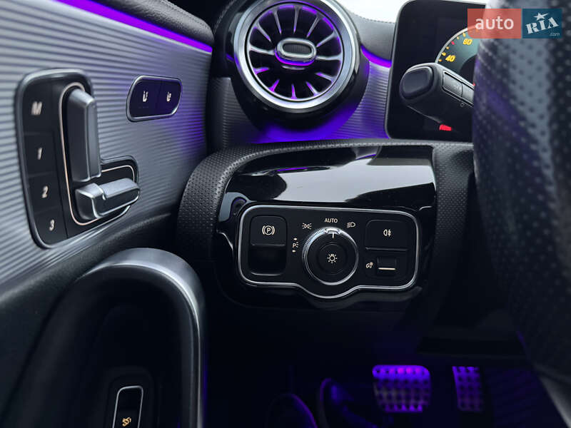 Седан Mercedes-Benz CLA-Class 2019 в Киеве