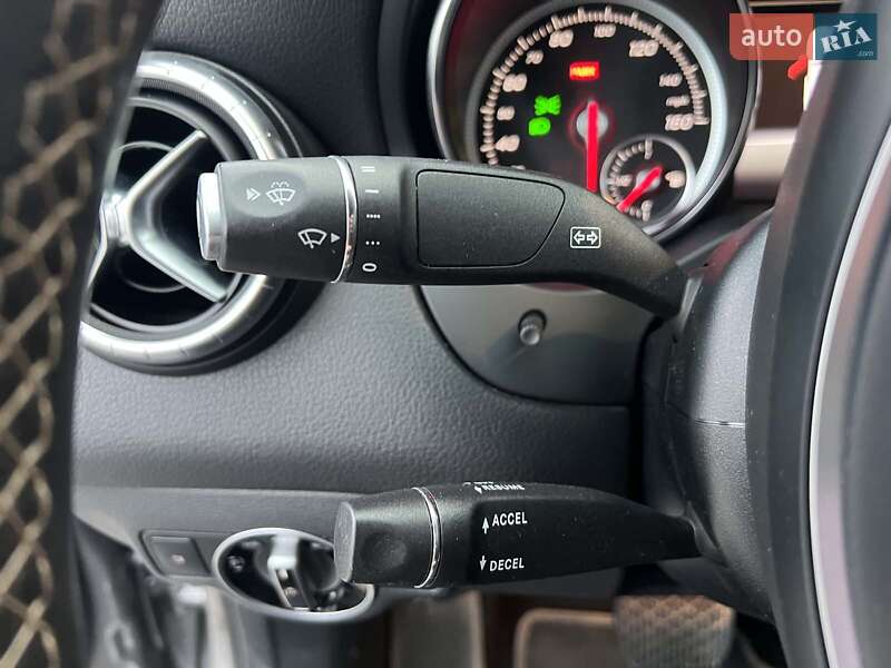 Седан Mercedes-Benz CLA-Class 2018 в Львове