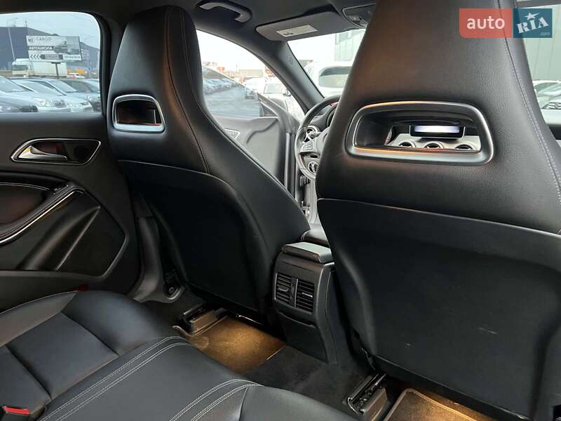 Седан Mercedes-Benz CLA-Class 2018 в Львове