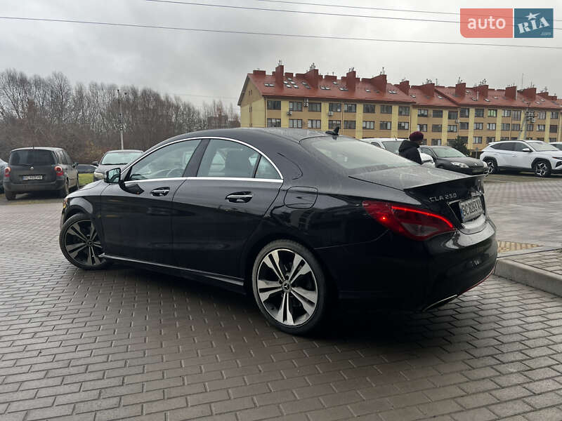 Седан Mercedes-Benz CLA-Class 2018 в Львові