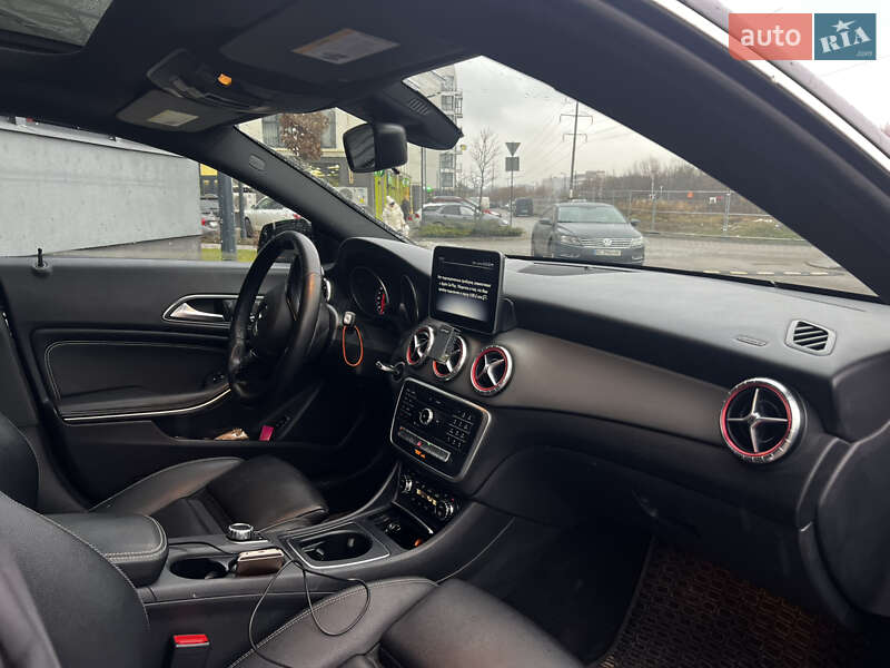 Седан Mercedes-Benz CLA-Class 2018 в Львові