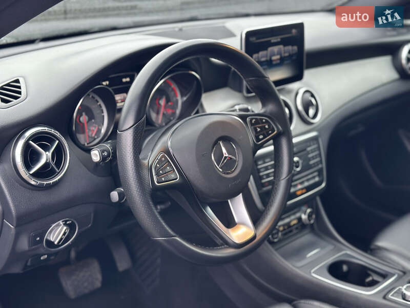 Седан Mercedes-Benz CLA-Class 2016 в Киеве
